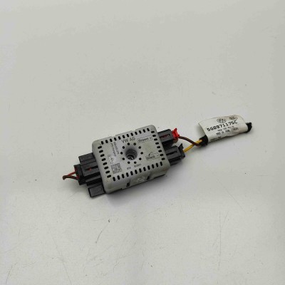Amplificator de antena VW GOLF VII 5G1, BQ1, BE1, BE2 2017 OEM: 5Q0035570,5G0971175C foto