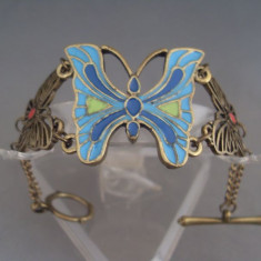 Bratara bijuterie cu ornamente fluture si aplicatii