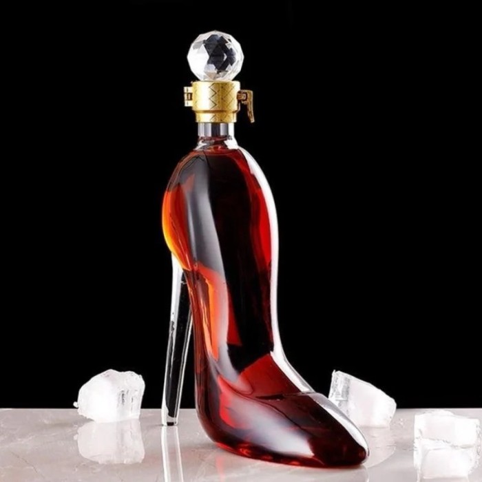 Decantor sticla, forma pantof stiletto, 350 ml, elegant pentru vin si whisky, accesorii pentru servire bauturi premium