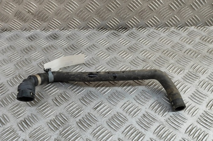 Furtun de lichid de răcire AUDI A3 Sportback 8VA, 8VF 2018 OEM: 3Q0122157P 30825581