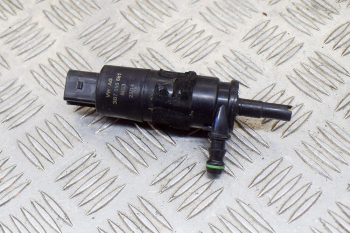 Motor rezervor lichid de parbriz AUDI A6 Avant 4G5, C7, 4GD 2014 OEM: 3B7955681 | 12049690