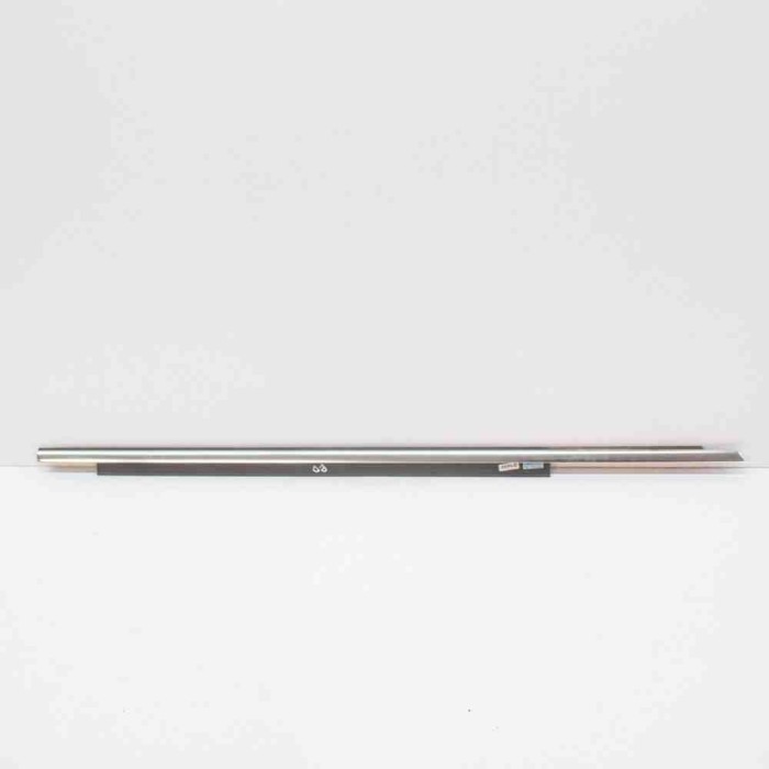 Chedar geam ușă dreapta față AUDI Q5 8R 2013 OEM: 8R0853284F