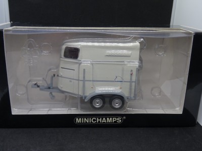 Macheta remorca transport cai Minichamps 1:43 foto