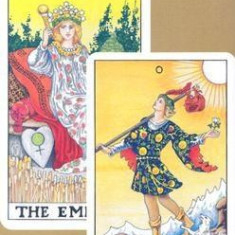 Universal Waite Tarot Deck [With Book]