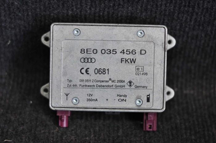 Amplificator de antena AUDI A3 8P1 2008 OEM: 8E0035456D 1511765