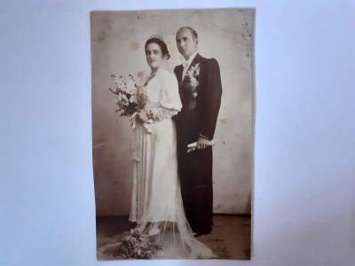 Fotografie tip CP de nuntă cu cuplu din Rom&amp;acirc;nia &amp;icirc;n 1941 foto