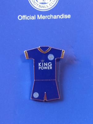 Insigna fotbal - LEICESTER FC (Anglia) - produs oficial si nou foto