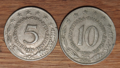 Iugoslavia - set 2 colectie 2 monede uriase - 5 + 10 dinari / dinara 1974 / 1977 foto