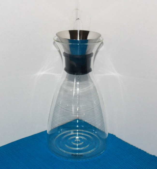 Carafă băuturi sau decantor vin, dop antipicurare, sticlă borosilicată, 1 litru - design Eva Solo Danemarca