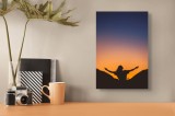 Tablou Canvas cu siluet: &Icirc;mbrățișarea luminii &icirc;n amurgul tăcut, 26 x 39 cm, CMCLASS