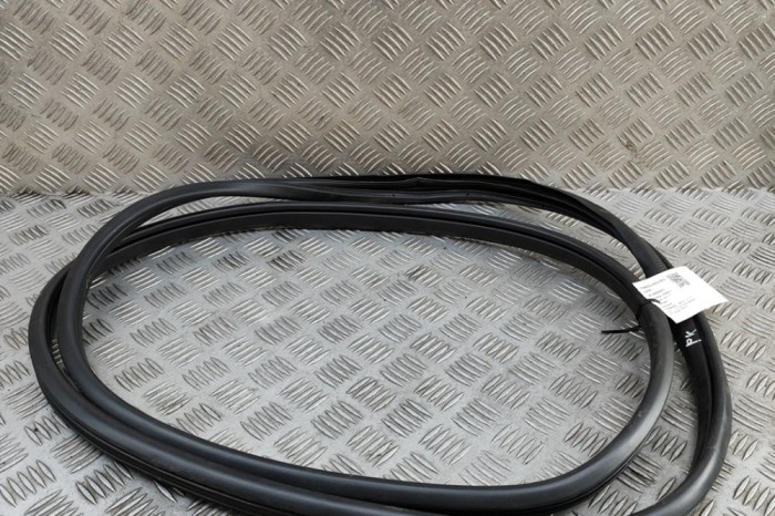 Garnitura ușă st&acirc;nga față MAZDA CX-5 KF 2022 OEM: KB7W-68-911C | 30761811