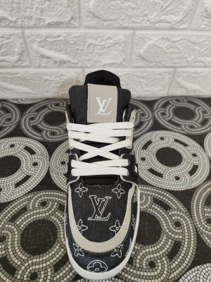 Sneakers Louis Vuitton foto
