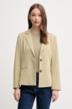 Sisley sacou un singur rand de nasturi, neted