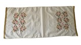 NAPRON/CENTRU DE MASA VINTAGE DIN POLIESTER CU MODEL BRODERIE MECANIZATA