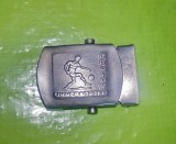F831- Pafta curea Universitatea Craiova perioada 1970 metal cromat.