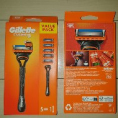 Aparat ras Gillette Fusion cu 5 rezerve mou