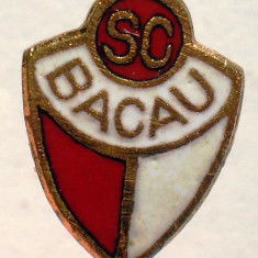 I.852 INSIGNA STICKPIN ROMANIA SC BACAU 15/11mm email