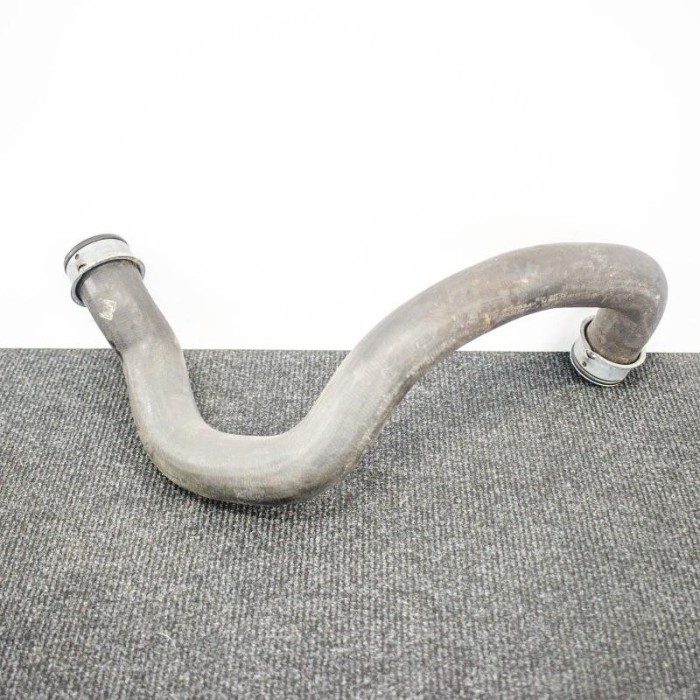 Furtun radiator răcire dreapta MERCEDES-BENZ E W212 2015 OEM: A2045012982 3613314