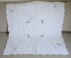 FATA DE MASA VINTAGE DIN BUMBAC CU MODEL BRODERIE MECANIZATA