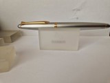 Stilou Daniel Hechter - Carcasa din Otel -Culoare Argintie-Penita Medium