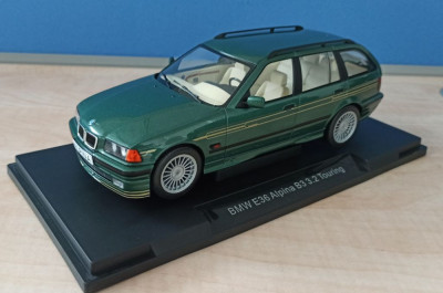 Macheta BMW E36 Alpina B3 3.2 Touring Break 1995 verde - MCG 1/18 foto