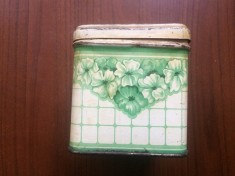 Cutie din tabla veche pentru bucatarie dulciuri ceai condimente colectie decor