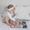 Set joaca portabil Tiny Magic casuta papusii cu 5 personaje incluse