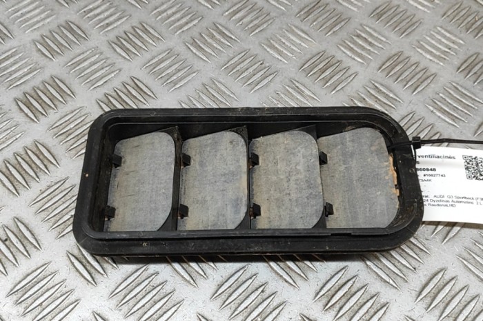 Grila de ventilație caroserie AUDI Q3 Sportback F3N 2024 OEM: 7N0819465F | 31860848