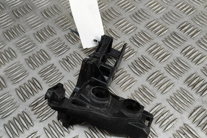 Suport bara de protecție st&acirc;nga spate VW GOLF VII 5G1, BQ1, BE1, BE2 2017 OEM: 5G6807393A 31036326