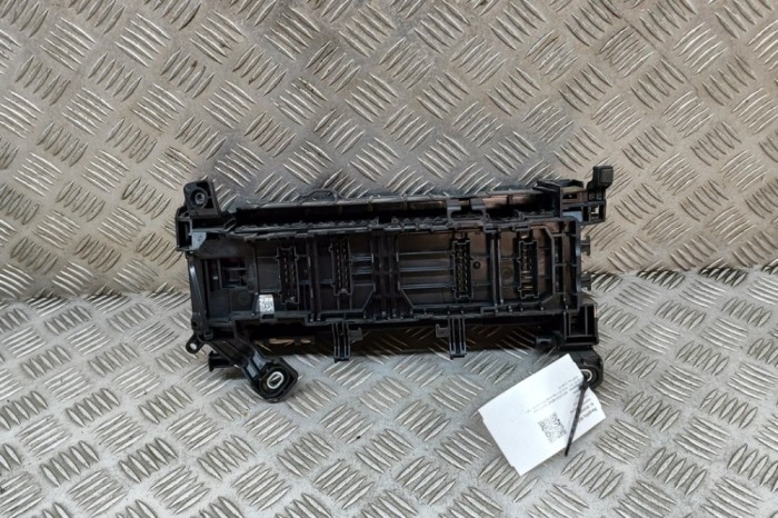 Panou de siguranțe MERCEDES-BENZ CLA Coupe C117 2014 OEM: A2465400040 25292484