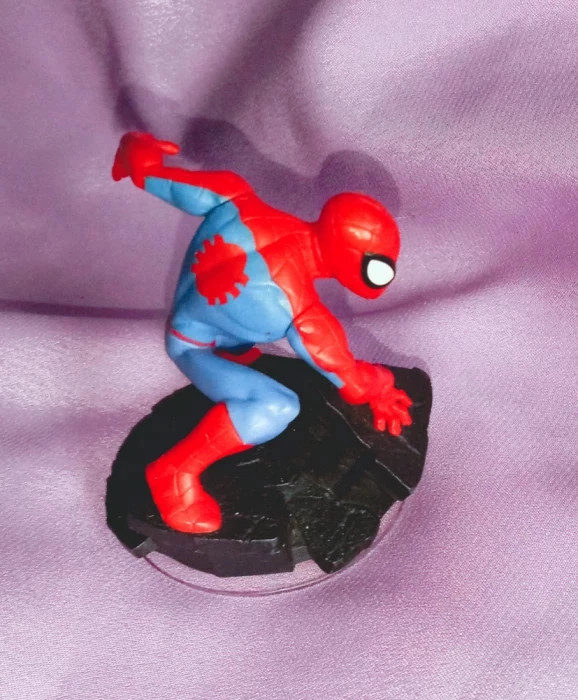 Joc Spiderman cu miniatura tridimensionala originala, Marvel