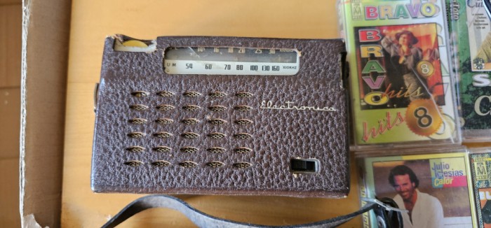RADIO S631T ELECTRONICA , 6 TRANZISTOARE , NU FUNCTIONEAZA