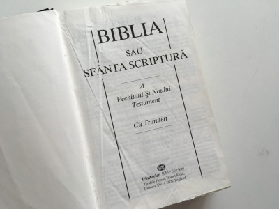 BIBLIA CU TRIMITERI, LONDRA 2003 foto