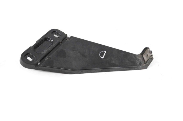 Suport bara de protecție dreapta spate INFINITI Q30 2016 OEM: A1568850814 16026003