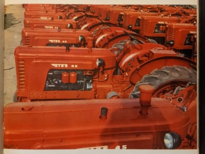 c1960 UTB UZINA TRACTORUL BRASOV Album Foto RAR (Fosta Fabrica de Avioane IAR) Monografie RPR Comunism Tractor Universal UTOS 45 Constructii de masini foto