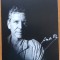 Autograf al scriitorului Amos Oz pe fotografie