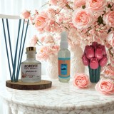 Set Cadou , zPrimavara InfloreE te, , Lumanare Handmade Floare, Momente Peach Blossom 50 ml Amigo Sweet Bloom Elegance 70 ml