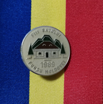 SV * Insigna FII SATULUI - FUNDU MOLDOVEI * 1989 * judetul Suceava * Bucovina foto