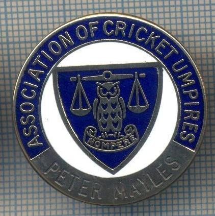 AX 274 INSIGNA -ASSOCIATION OF CRICKET UMPIRES -PETER MAYLES
