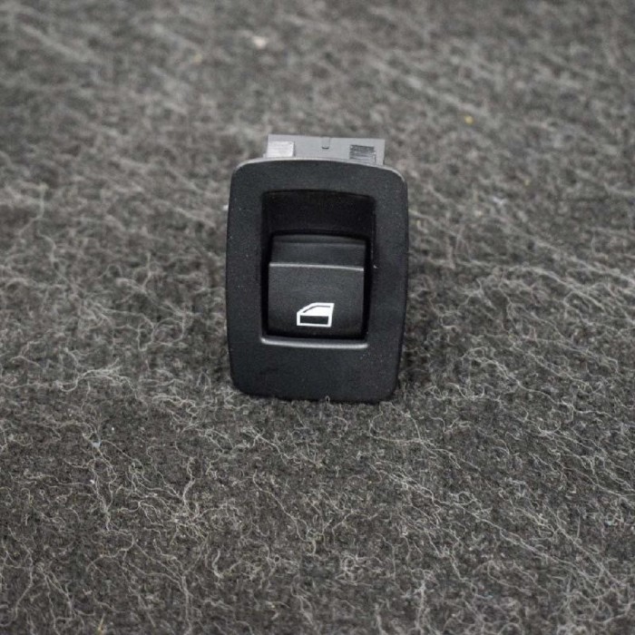 Buton geam ușă st&acirc;nga spate BMW X1 F48 2016 OEM: 9208106 2735911