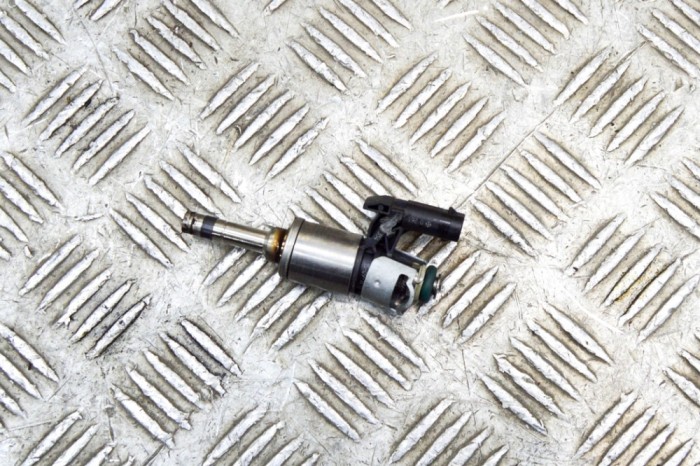 Injector de combustibil VW SCIROCCO 137, 138 2016 OEM: 0261500354,04E906036Q 18104288