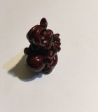 Figurină &rdquo;Elefant cu minge&rdquo; - lemn de tec (4,5x4 cm.) Piesă superbă, impecabilă!