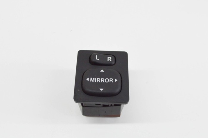 Comutator de reglare oglinda TOYOTA YARIS _P13_ 2012 OEM: 84870-0D090 18336501