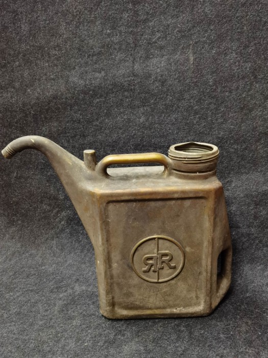 Canistra / Bidon vechi din plastic. 10L