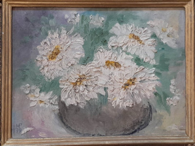 tablou Vas cu flori, inramat,ulei pe placaj, 38x28 cm semnat MP 1979 foto