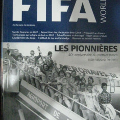 Revista de fotbal - FIFA world (aprilie 2011)