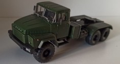 Macheta KrAZ 260 V Cap Tractor verde - MCG 1/43 foto