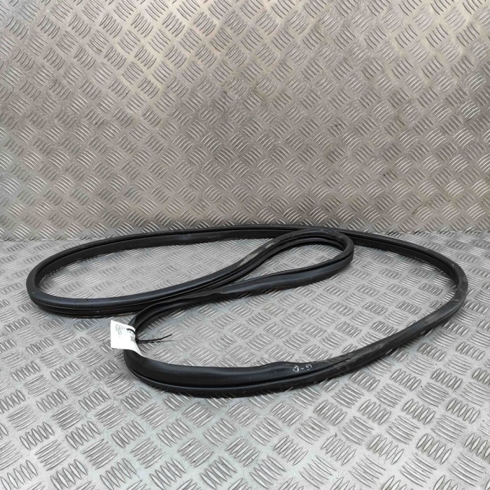 Garnitura ușă dreapta spate MAZDA CX-5 KF 2022 OEM: KB7W-72-760