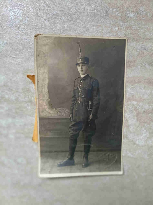 FOTOGRAFIE, PORTRET DE SOLDAT. PERIOADA INTERBELICA. FOTO LUX GRIVITEI 131, BUCURESTI. 47