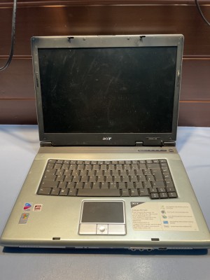 LAPTOP ACER TRAVELMATE 4100 DEFECT foto